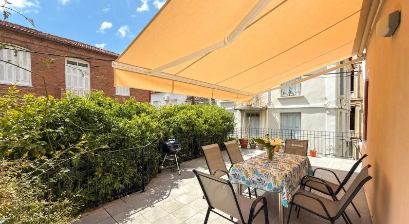 Sunny House with Large Terrace in Plomari - Image 1