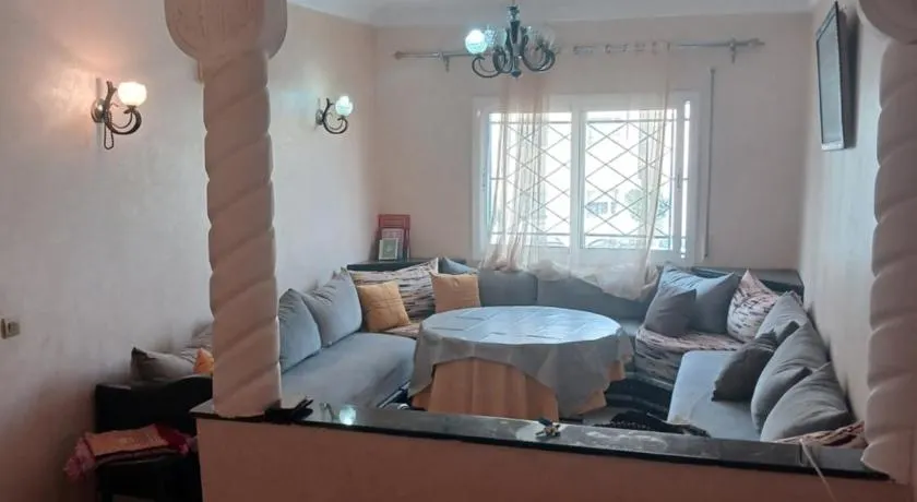 Super appartement avec parking gratuit - Image 1