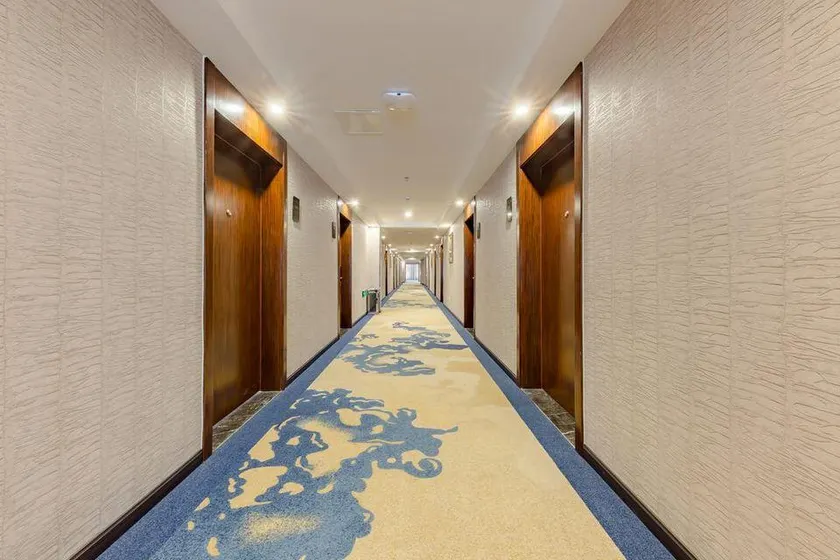 Huaxin International Hotel - Image 1