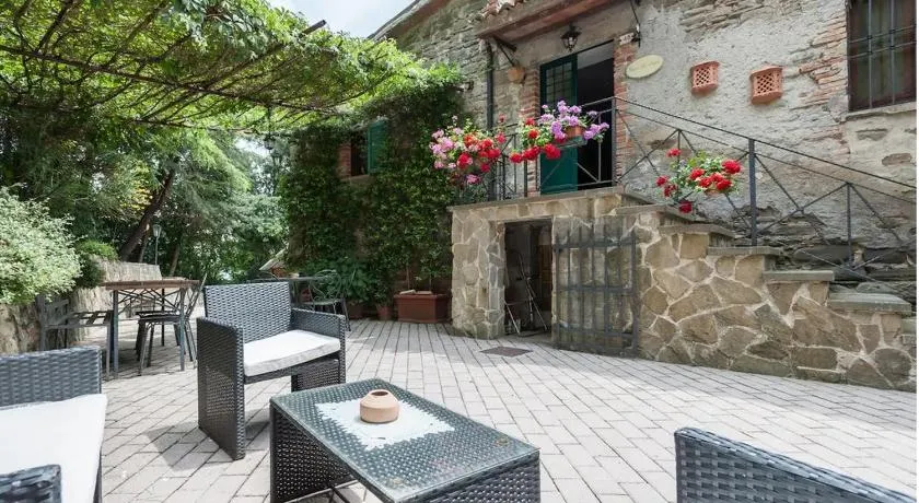 GuestHost - Casale Gli Angeli - Charming Villa with Garden and Parking! - Image 1