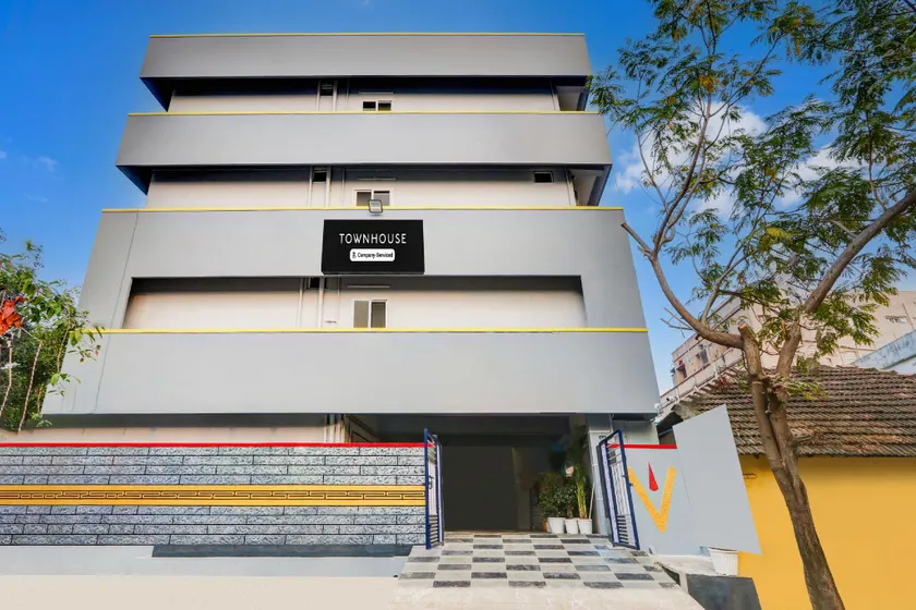Super Townhouse Rajahmundry - Image 1