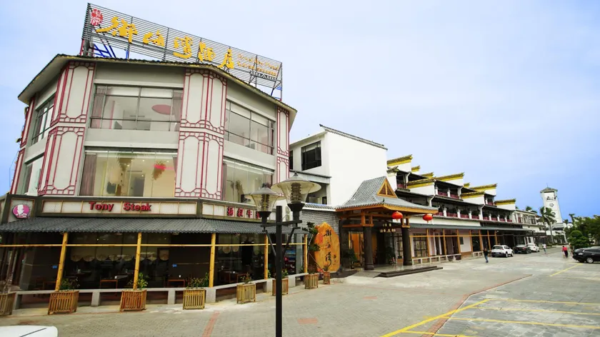 Royal Bay Hotel - Image 1