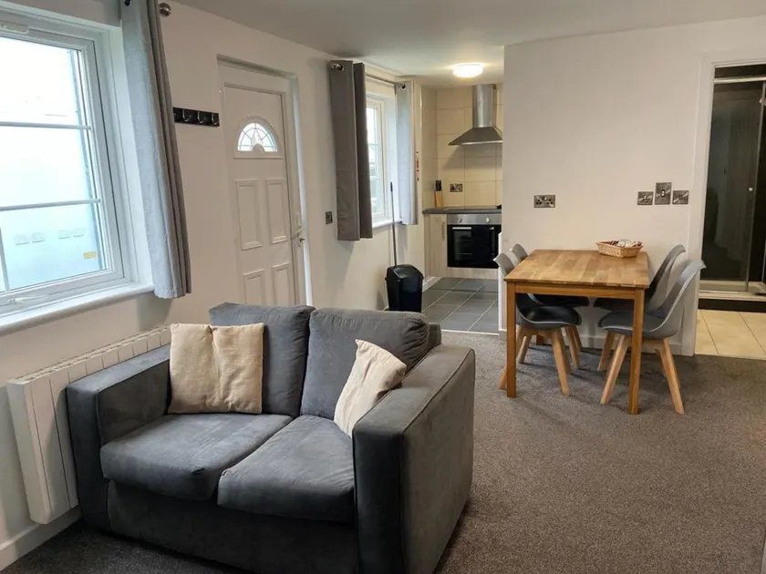 Beautiful Ilfracombe Apartment 2 Bedrooms - Image 1