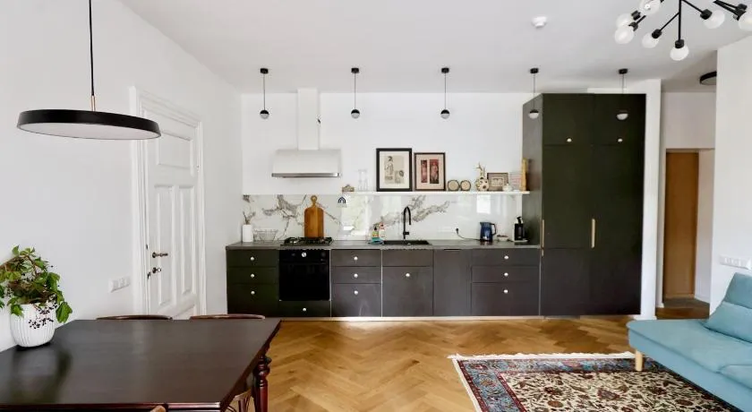 NEW! WARM and COSY apartment with private ENTRANCE and PARKING in a city center - Image 1