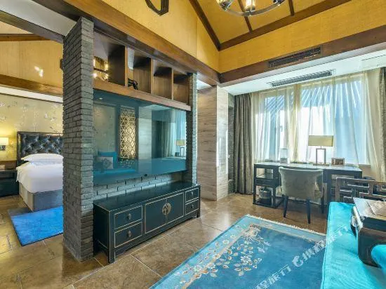 Share Year Hotel - Image 1