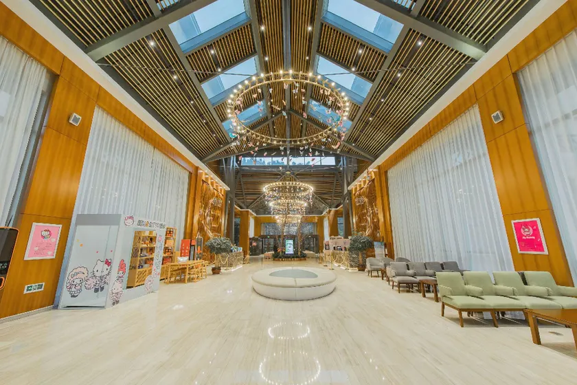 Deefly Yinrun Town Hotel - Image 1