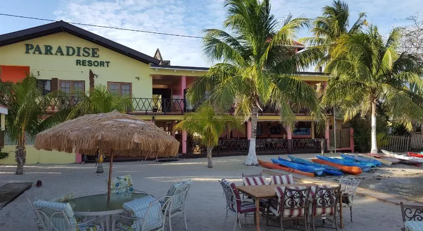 Alan's Paradise Hotel - Image 1