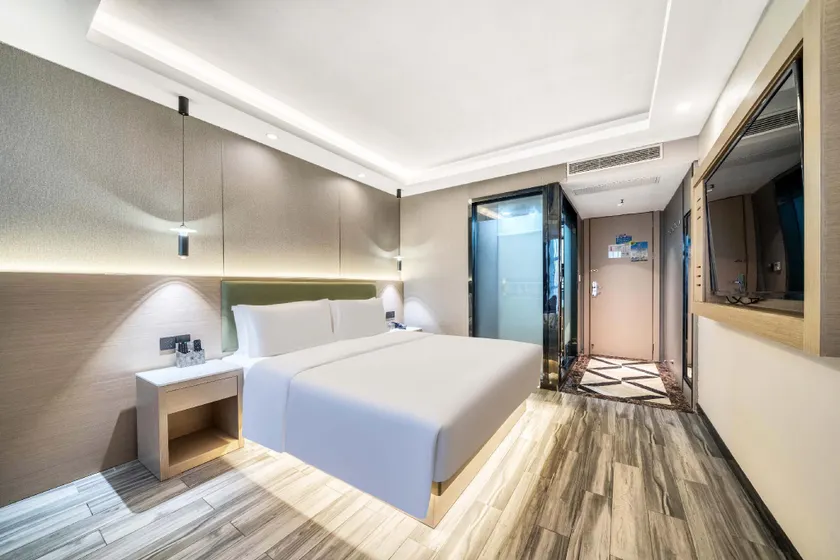 Ousheng Fashion Hotel - Image 1