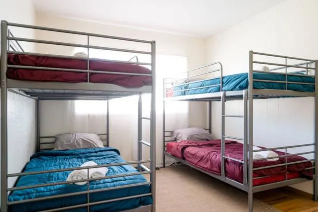 Hostel Style Shared Room - Image 1