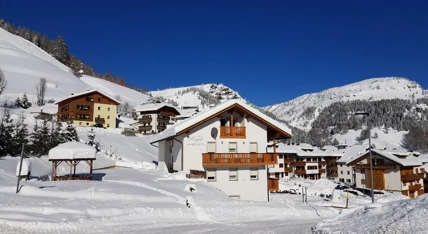 Apartments Alpenroyal Arabba - Check-in at Garni Royal - Image 1