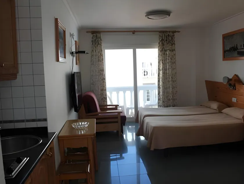 Apartamentos Guaquin - Image 1