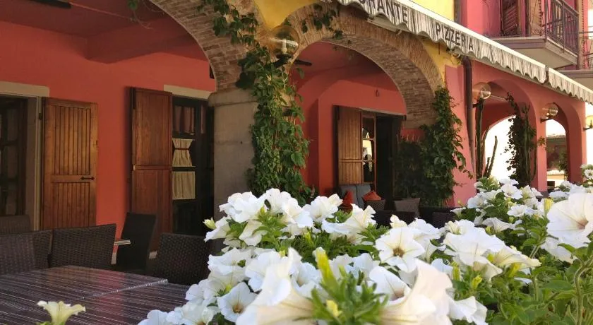 Albergo Ristorante La Rocca - Image 1