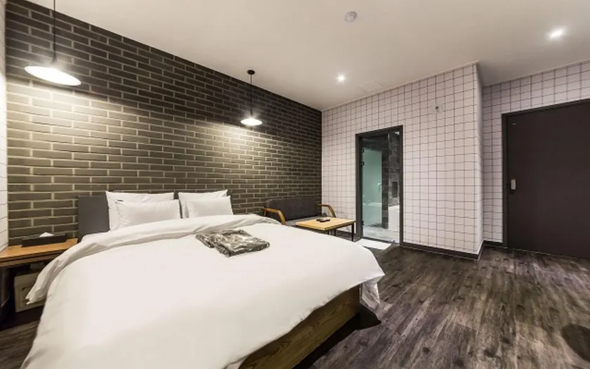 Hotel Wall Seoul Gangdong - Image 1