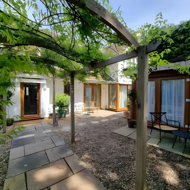 Oak Tree Rooms LTD - Image 1