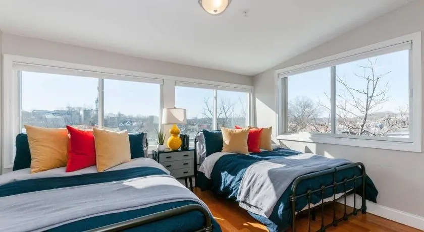 Boston Apartment near T - Image 1