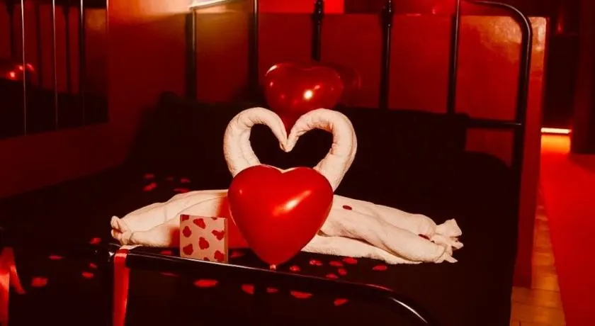 Love Room Les secrets interdits - Image 1