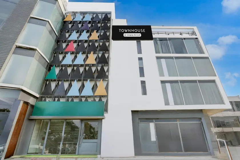 Townhouse Sector 64 Near WorldMark Gurugram Formerly Vero - Image 1