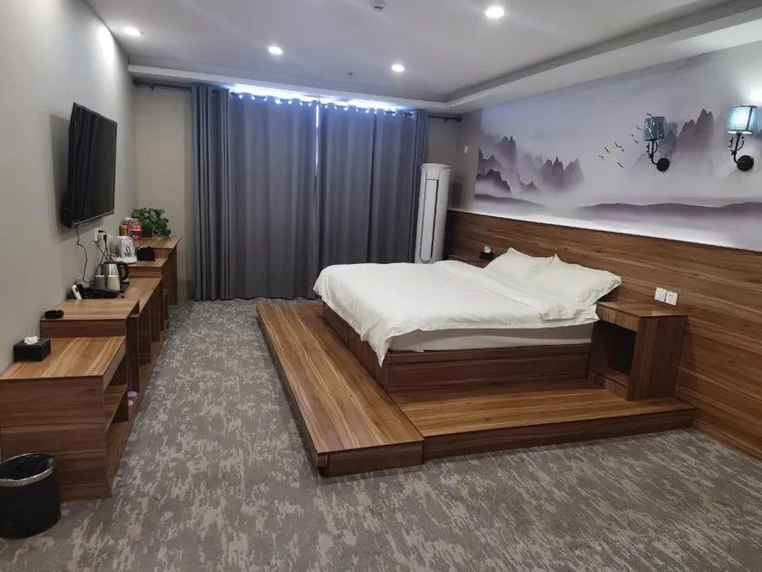 White Wax Love Smart Hotel - Image 1