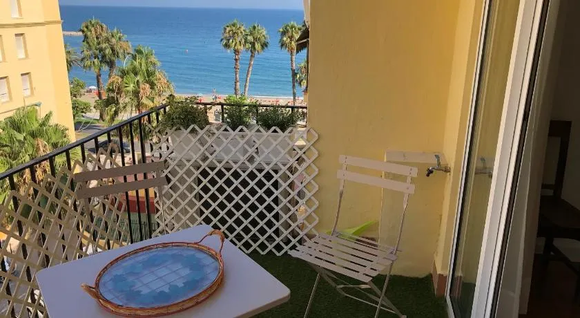 Apartamento Malagueta 1 Linea playa centro Malaga - Image 1