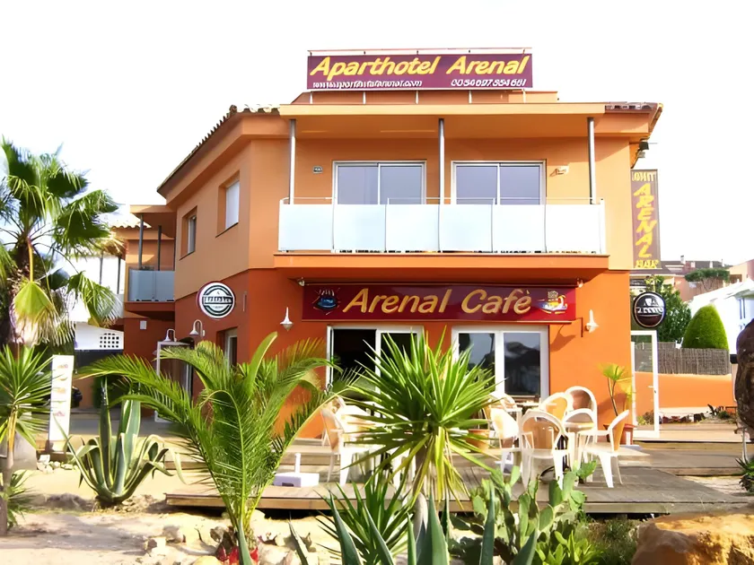 Aparthotel Arenal - Image 1