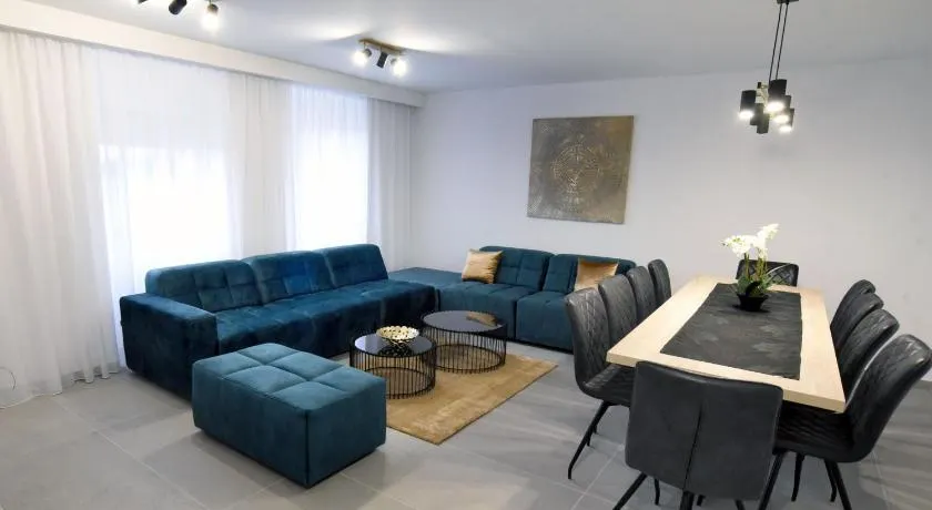 Commodious house in Rijeka with 5 bedrooms - Image 1