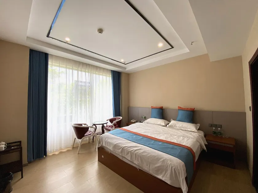 Ruyi Business Hotel - Image 1