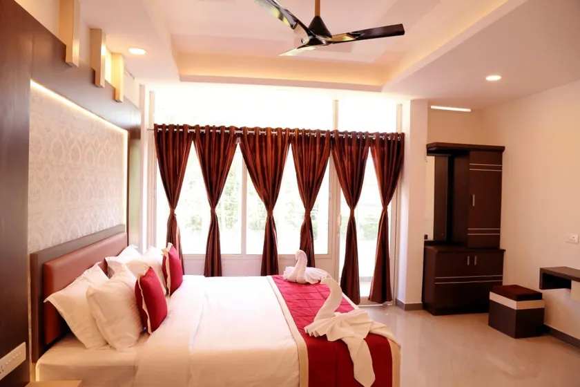 Pink Lines Homestay - Image 1