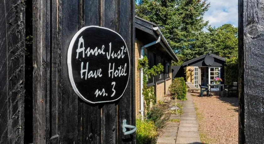 Anne Just's Havehotel - Image 1
