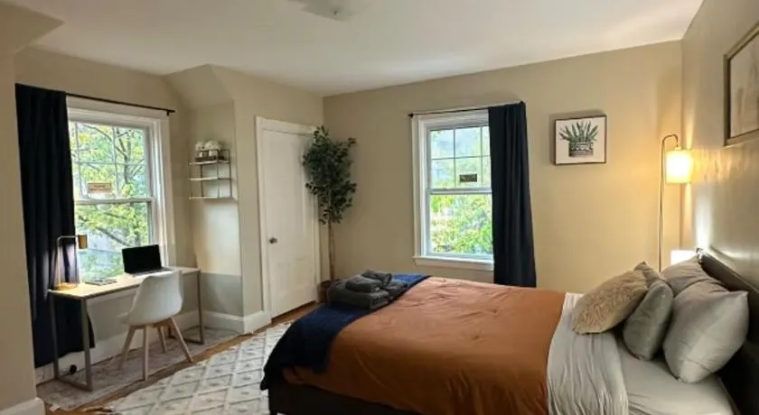 -No30- Enjoyable Spacious Room in a House - Steps away from Harvard Square & Red Line T Station at Cambridge Boston - Image 1