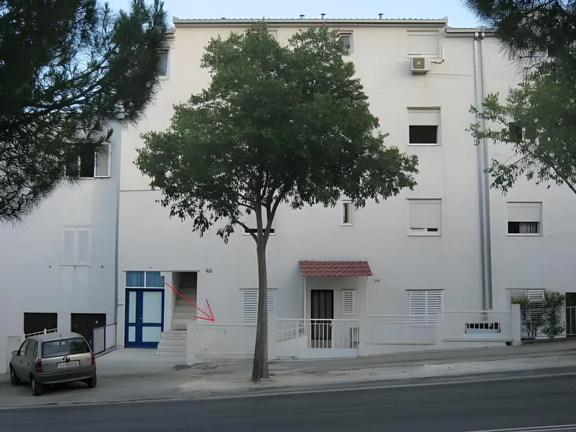 Studios Lavender - Image 1