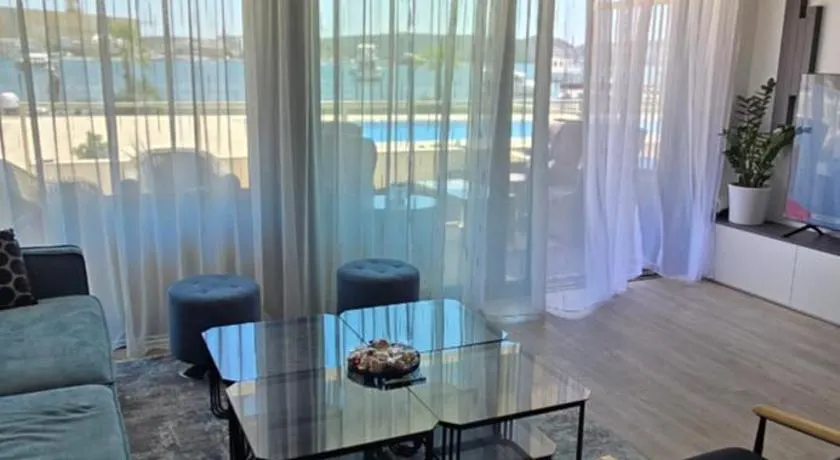 Royal Dutch Lux apartment 4 - Image 1