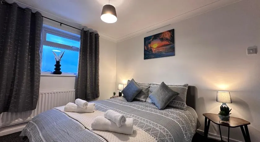 Detached 3-Bedroom Home in a Quiet Derby Neighbourhood in Mickleover - Image 1