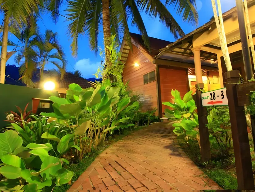 Six Villa Inn - Image 1