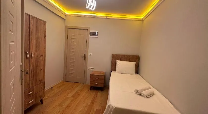 pilot hotel - Image 1