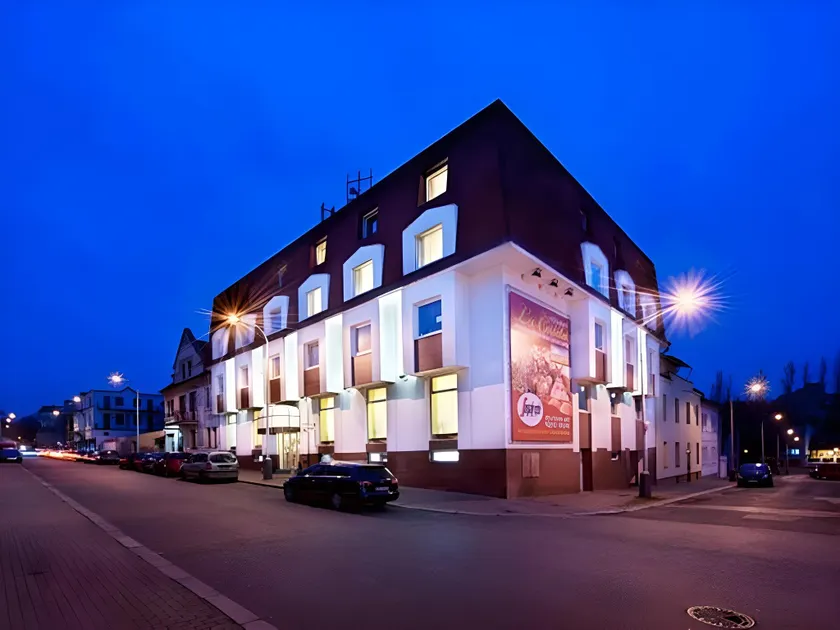 Hotel Henrietta - Image 1