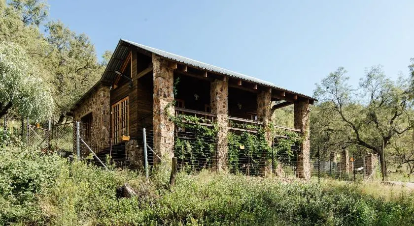 Stone cottage in Haarties - Image 1