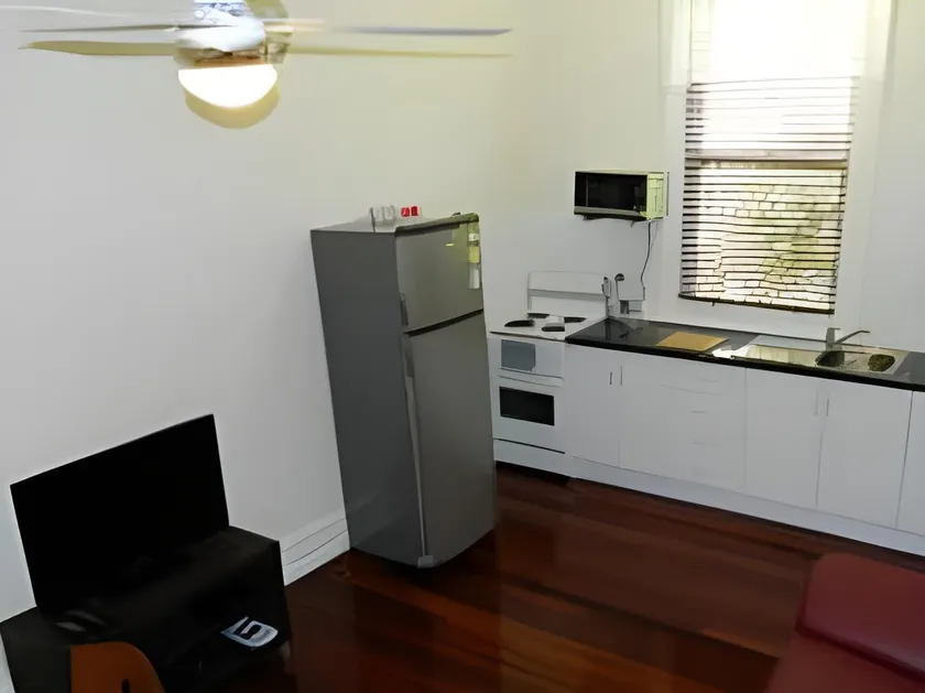 Champion Bay Apartments - Image 1