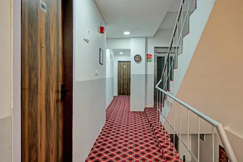 Hotel O The Kings - Image 1