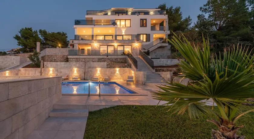 Villa Sunset - Image 1
