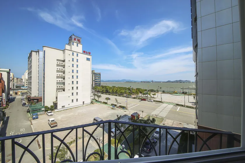 Mokpo Hotel The Haru (Peace Square) - Image 1