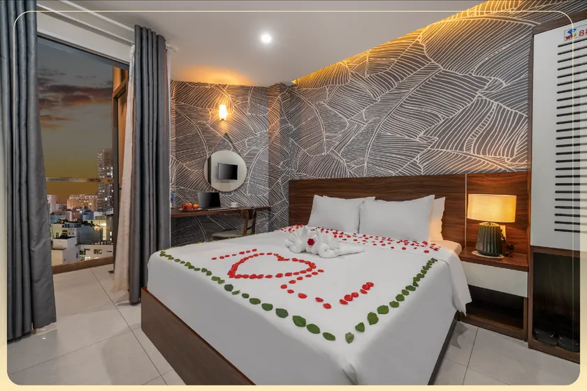 Cali Beach Hotel - Image 1