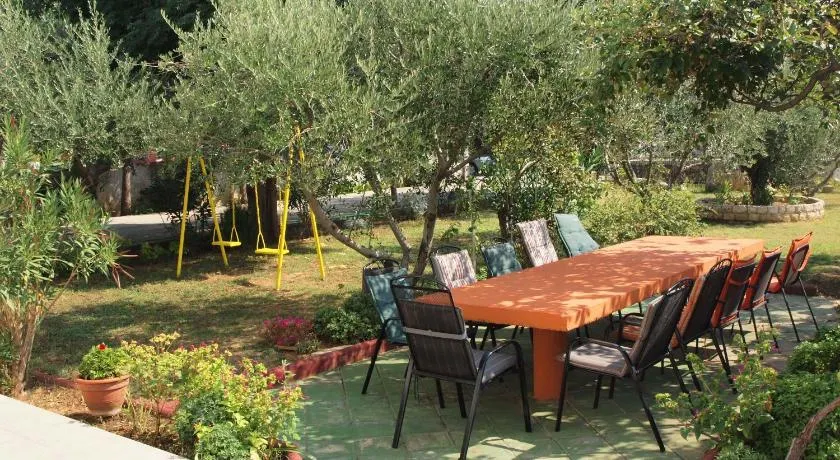 Ana Guest House - Image 1