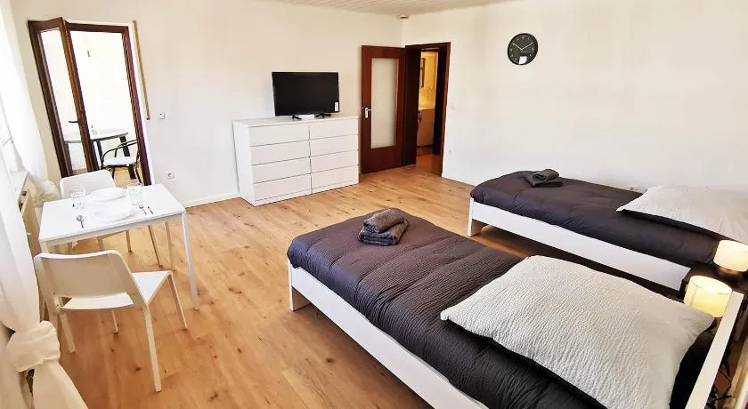 FR13 - Modernes 1-Zimmer-Apartment mit Balkon in Rodgau - Image 1
