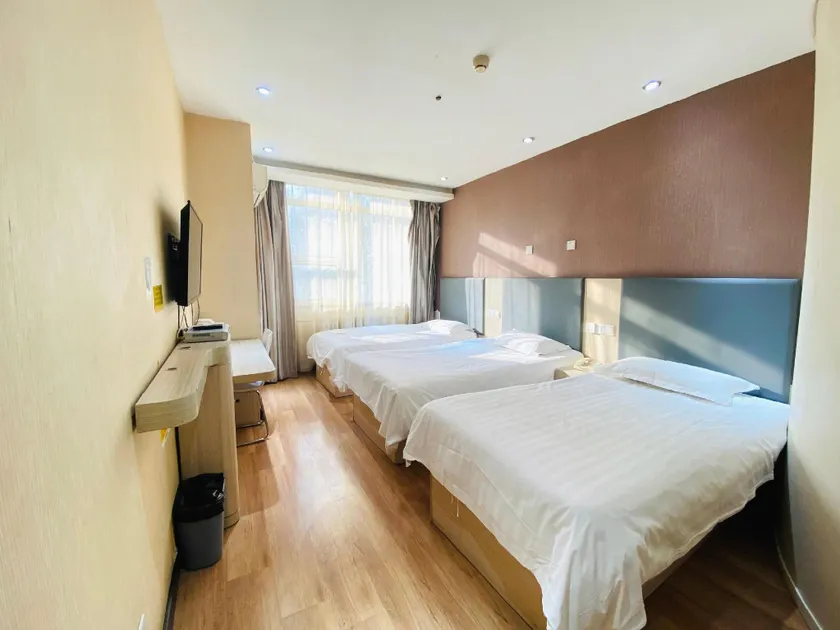 Moon Hotel (Beijing Xinnan Road) - Image 1