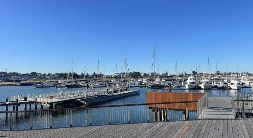 Waterview Apartment - Image 1