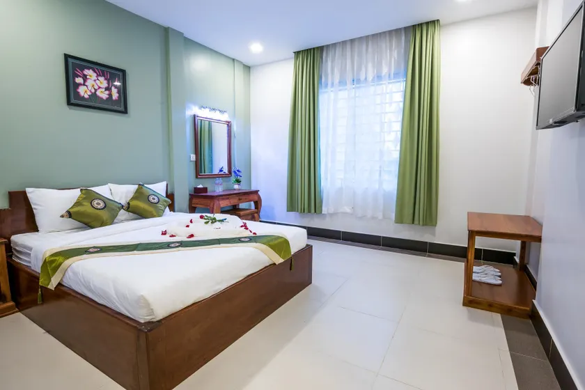 Ny Ka Smy Hotel - Image 1