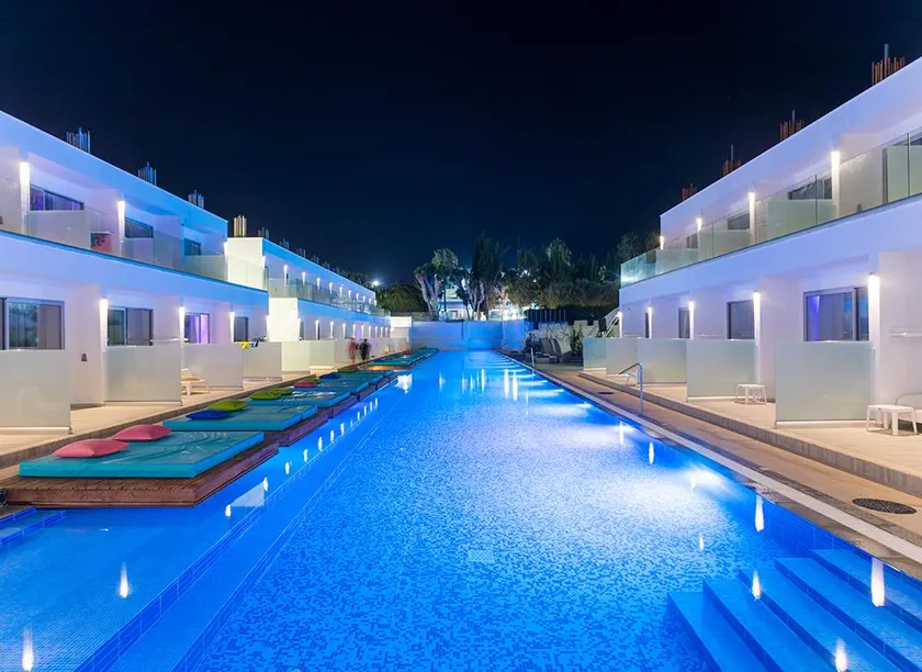 Fedrania Gardens Hotel - Image 1