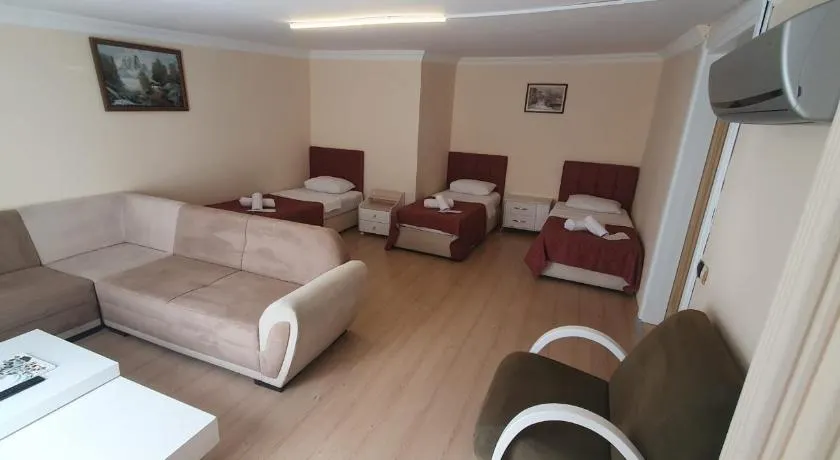 Akçay Yavuz Otel - Image 1