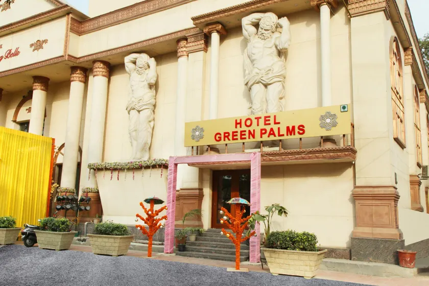 Green Palms Hotel - Image 1