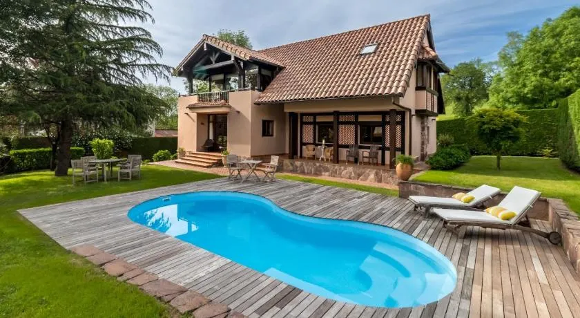 Casa Velasco - Image 1